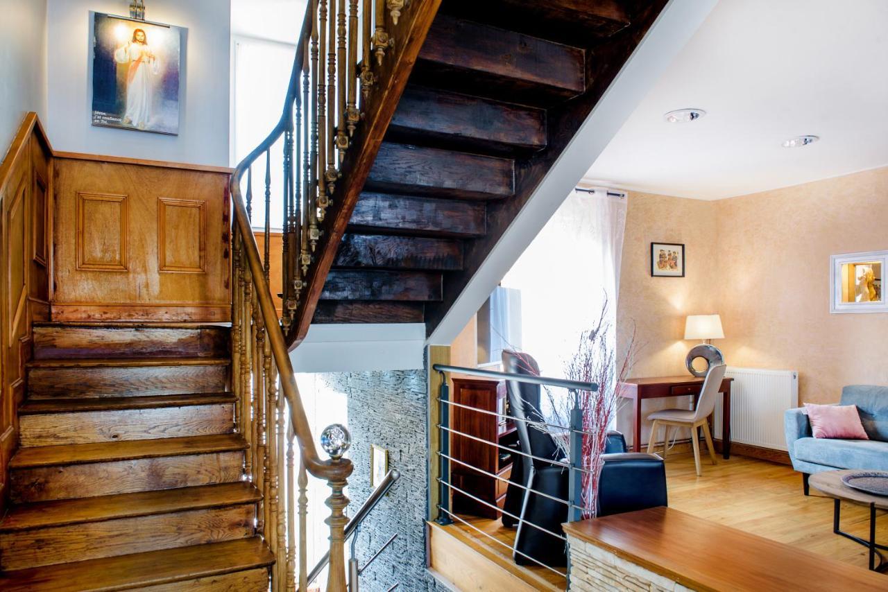 La Sainte Famille Hotel Лурд Екстериор снимка