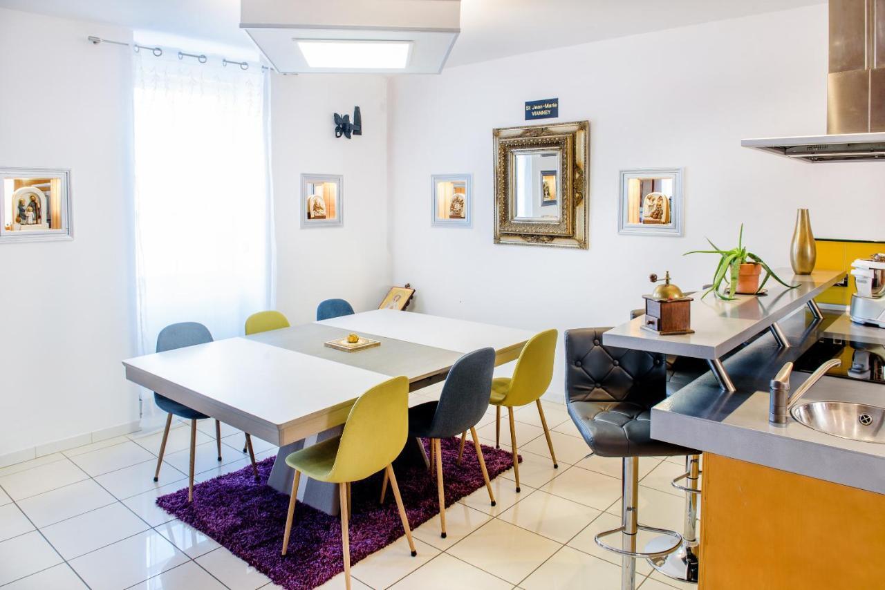 La Sainte Famille Hotel Лурд Екстериор снимка